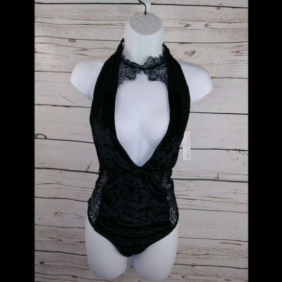 Chelsea28 Other - 🌸3 for $25 Chelsea 28 velour and lace teddy
